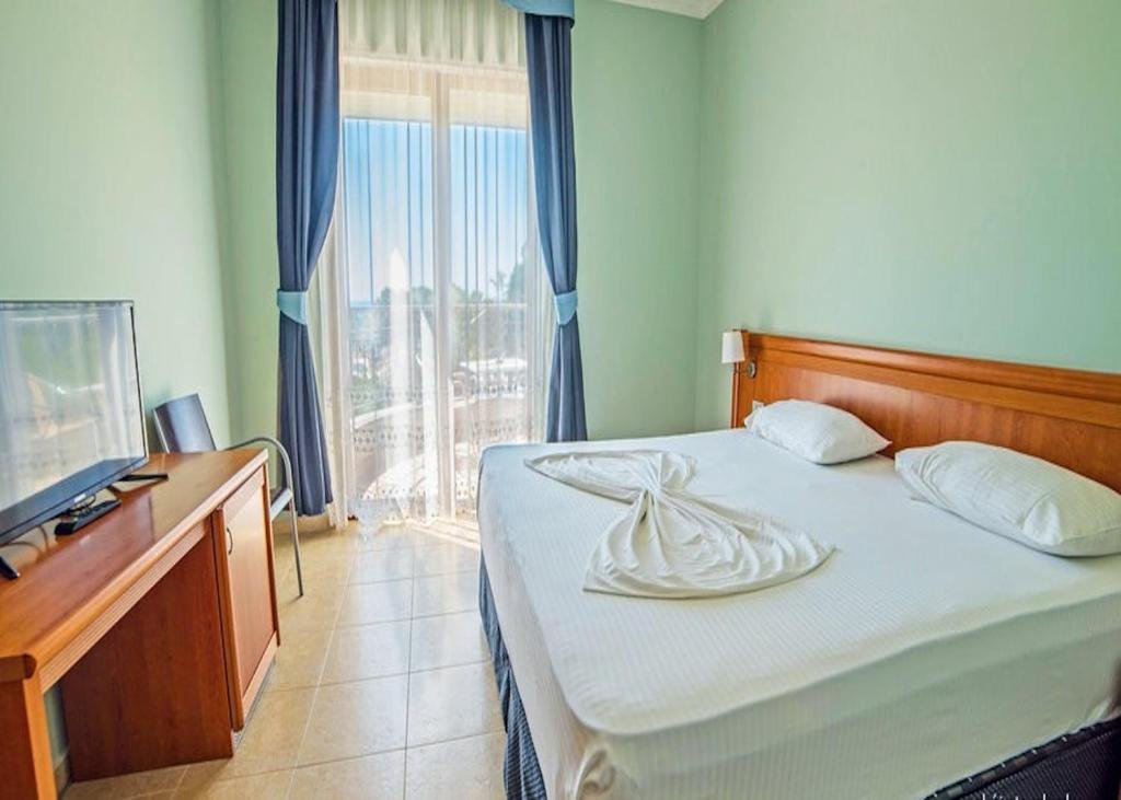 Suites & Rooms